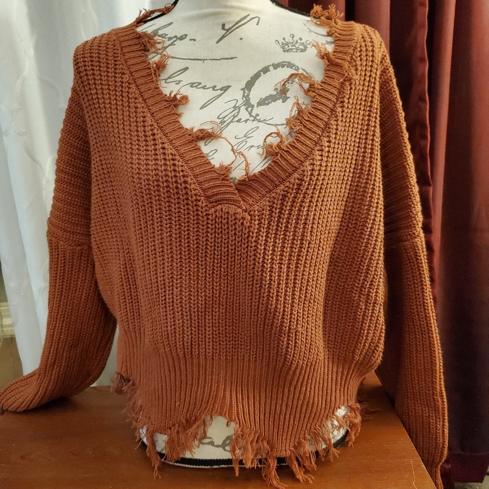 Trendy New OS fits most wom. sweater rough hem